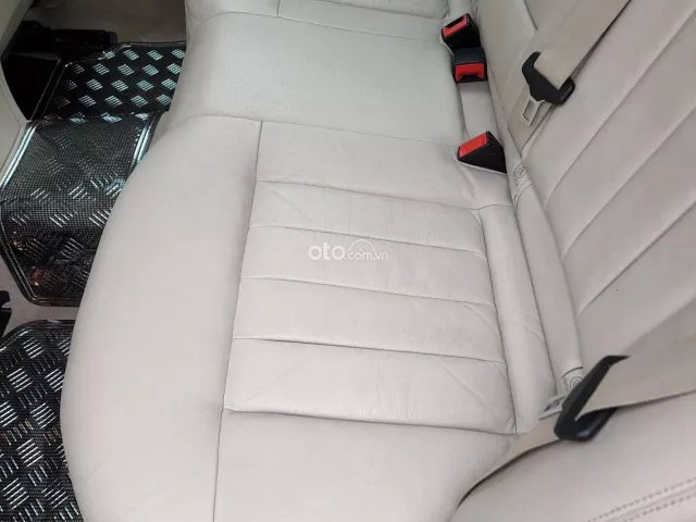 Mercedes-Benz E250 AMG 2015 13