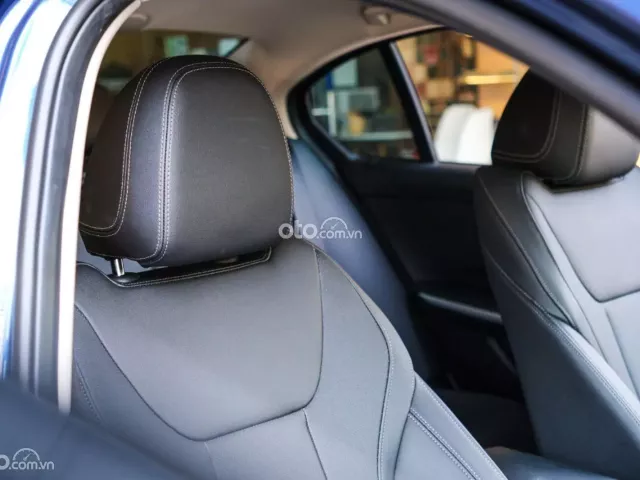 BMW 320i 2023 9
