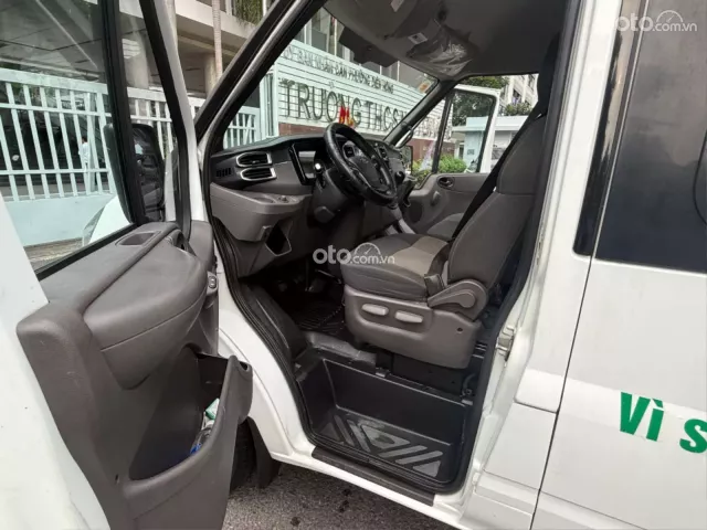 Cần Bán xe tải van, hiệu Ford Transit, đời cuối 2022 màu Trắng, xe cực đẹp, không KD
