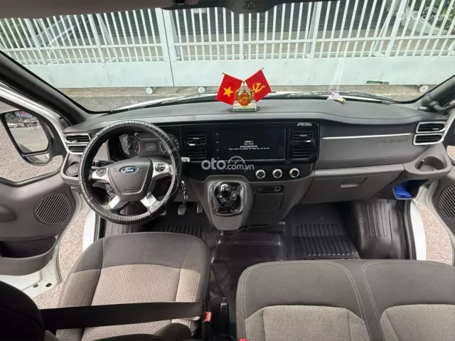 Cần Bán xe tải van, hiệu Ford Transit, đời cuối 2022 màu Trắng, xe cực đẹp, không KD