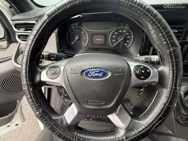 Cần Bán xe tải van, hiệu Ford Transit, đời cuối 2022 màu Trắng, xe cực đẹp, không KD