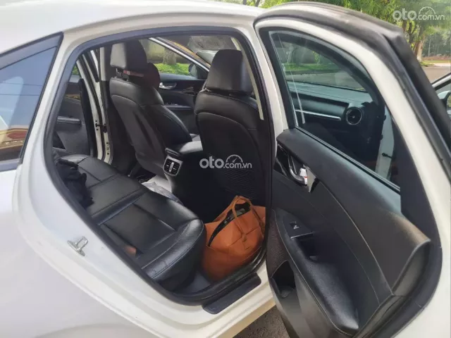 Kia Cerato 1.6 MT 2018 11