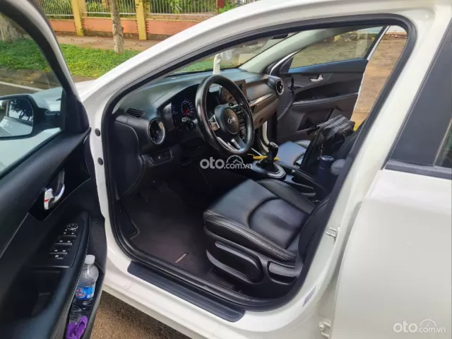 Kia Cerato 1.6 MT 2018 8