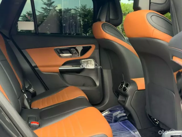 Mercedes-Benz GLC 300 4Matic V1 2025 16
