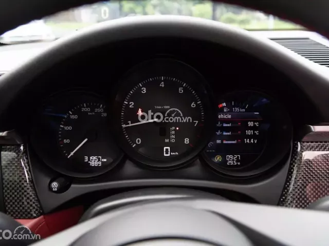 Porsche Macan 2023 8