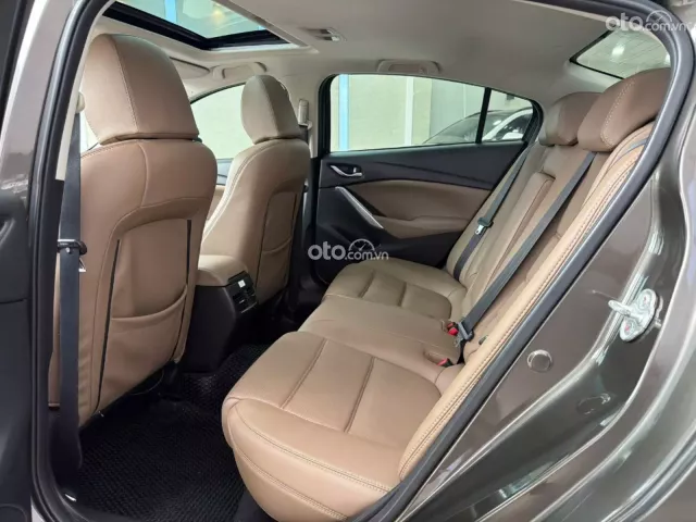 Mazda 6 2.0 AT 2016 12