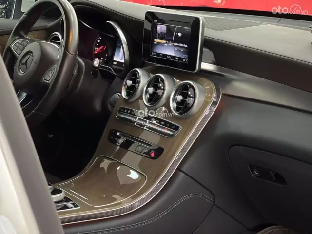 Mercedes-Benz GLC 250 4Matic 2017 9