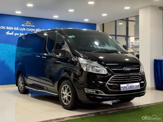 Ford Tourneo Titanium 2019 3