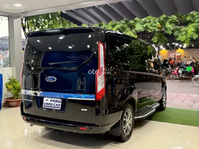 Ford Tourneo Titanium 2019 4