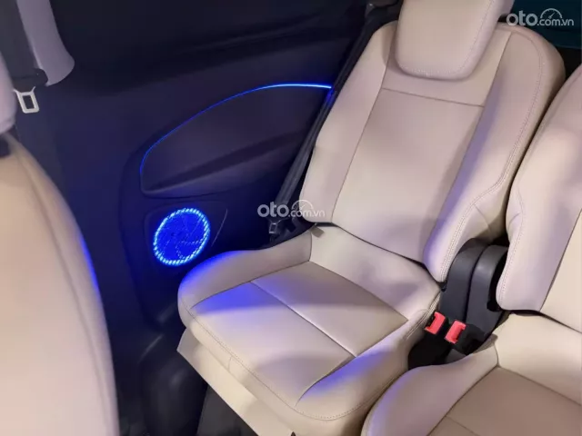 Ford Tourneo Titanium 2019 10