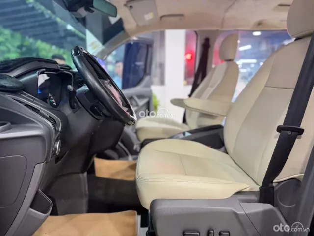 Ford Tourneo Titanium 2019 14