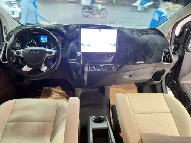 Ford Tourneo Titanium 2019 17