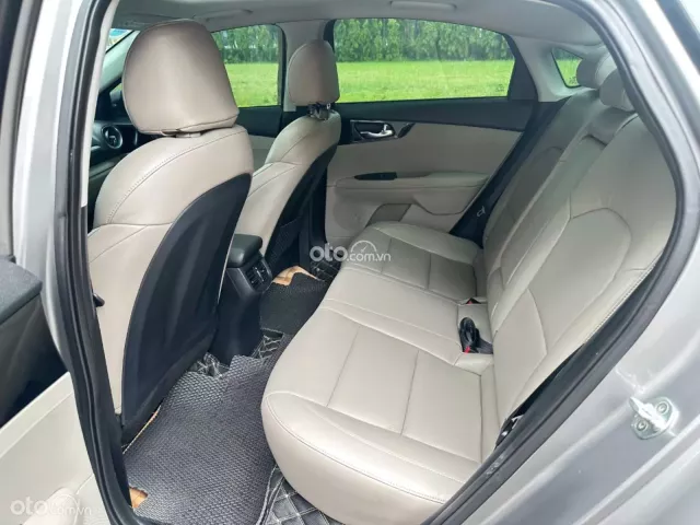 Kia Cerato 1.6 AT Luxury 2019 7