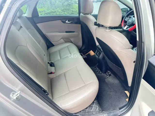 Kia Cerato 1.6 AT Luxury 2019 9