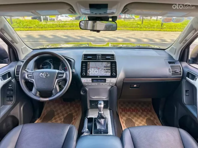 Toyota Land Cruiser Prado VX 2022 9