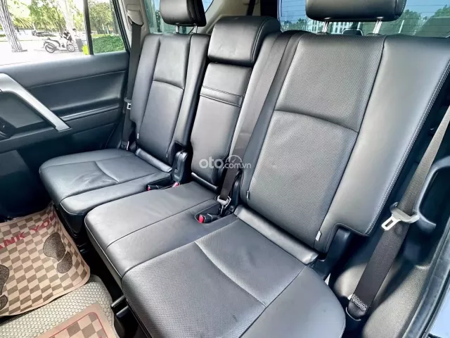 Toyota Land Cruiser Prado VX 2022 8