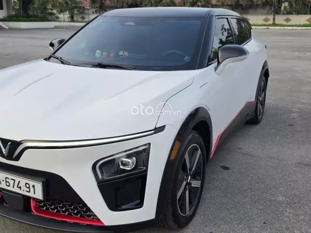 VinFast VF7 2025 4