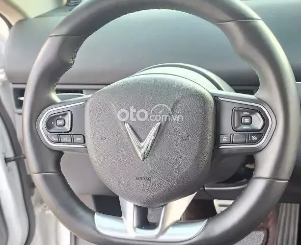VinFast VF7 2025 13