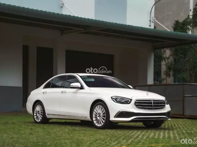Mercedes-Benz E200 Exclusive V1 2022 2