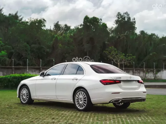 Mercedes-Benz E200 Exclusive V1 2022 7