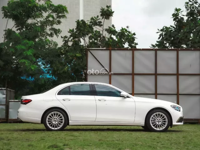 Mercedes-Benz E200 Exclusive V1 2022 5