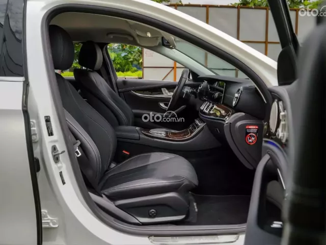 Mercedes-Benz E200 Exclusive V1 2022 16