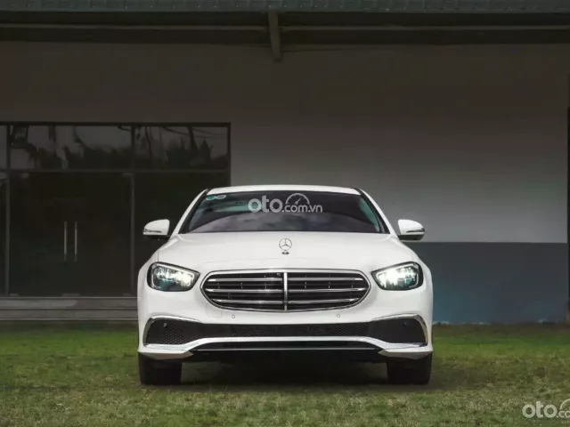 Mercedes-Benz E200 Exclusive V1 2022