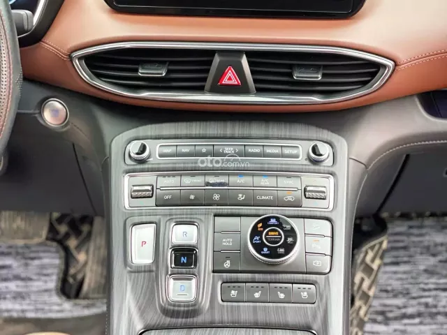 Hyundai Santa Fe 2.2 Dầu Cao cấp 2022 7