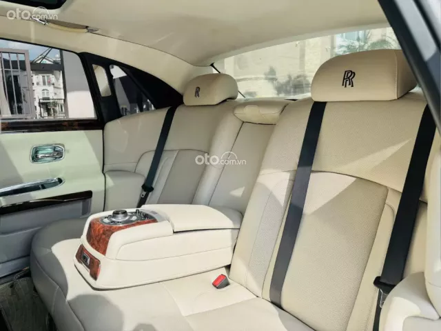 Rolls-Royce Ghost Series II  2010 10