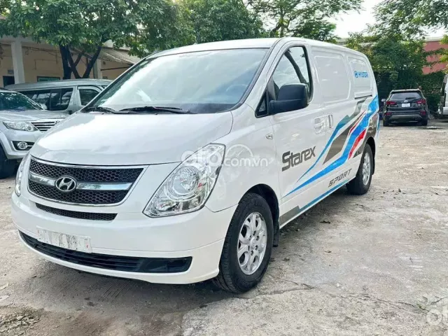 Hyundai Grand Starex 2.5 MT 2015 2
