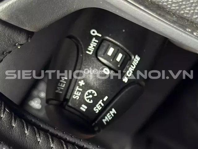 Peugeot 2008 Premium 2025 10