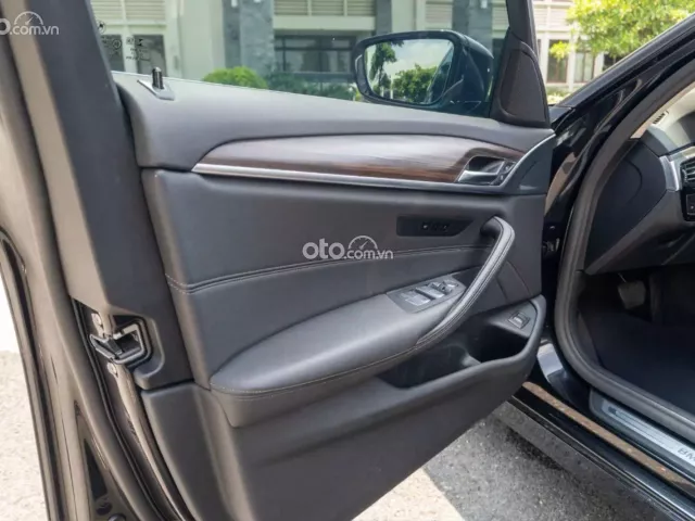 BMW 520i Luxury Line 2022 14