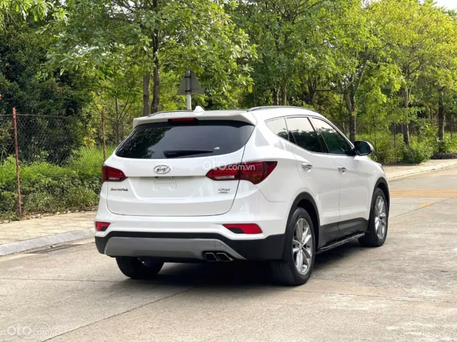 Hyundai Santa Fe 2.2 Dầu Cao cấp 2017 3