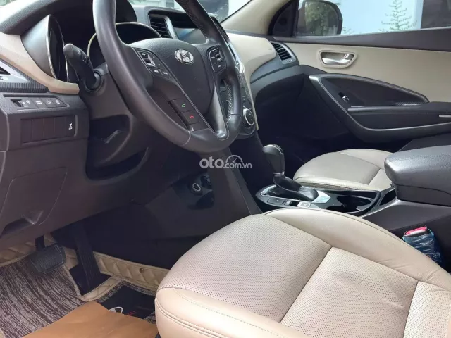Hyundai Santa Fe 2.2 Dầu Cao cấp 2017 6