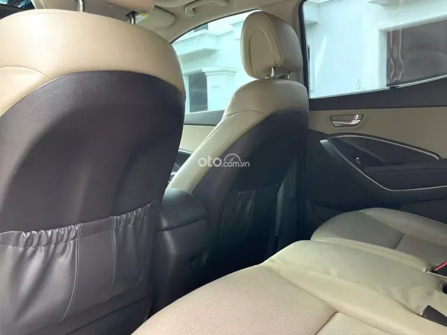 Hyundai Santa Fe 2.2 Dầu Cao cấp 2017 10
