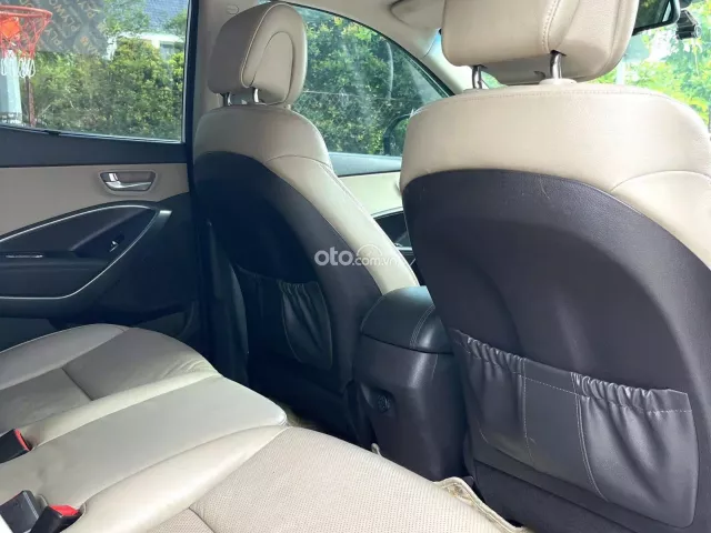 Hyundai Santa Fe 2.2 Dầu Cao cấp 2017 11