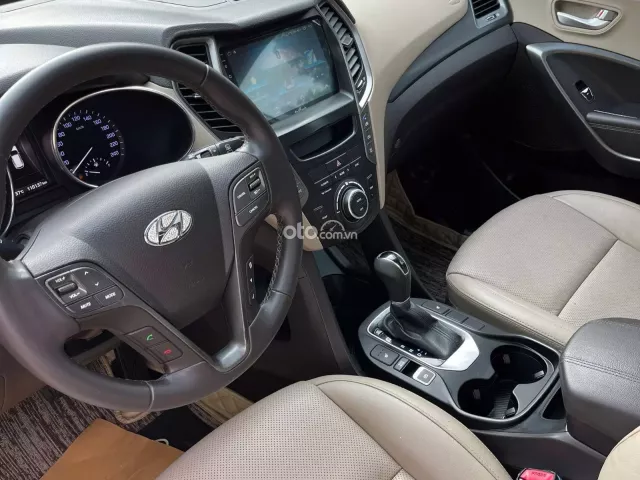 Hyundai Santa Fe 2.2 Dầu Cao cấp 2017 8