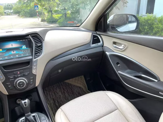Hyundai Santa Fe 2.2 Dầu Cao cấp 2017 12
