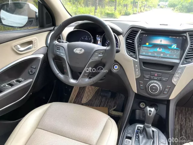 Hyundai Santa Fe 2.2 Dầu Cao cấp 2017 7