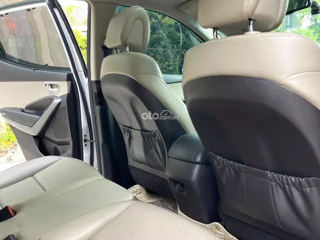 Hyundai Santa Fe 2.2 Dầu Cao cấp 2017 13