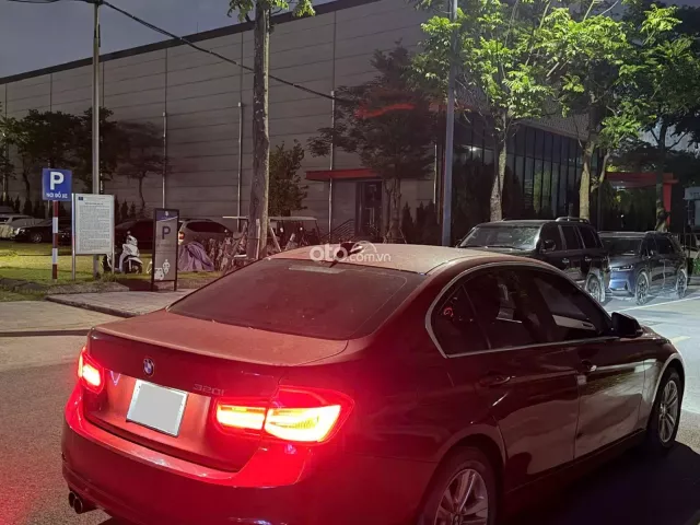 BMW 320i 2016 4