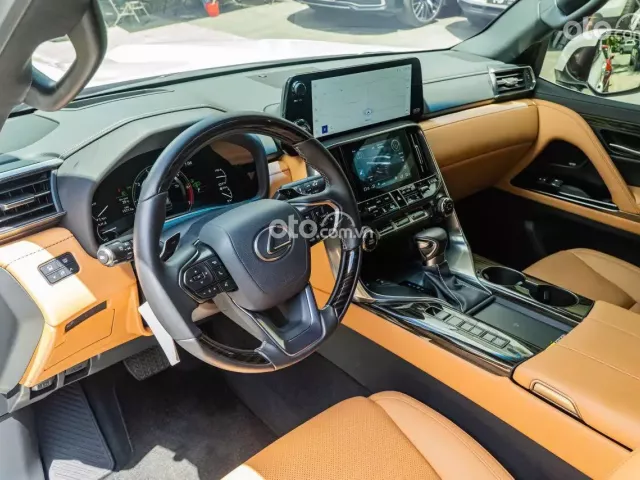 Lexus LX 600 Urban 2024 8