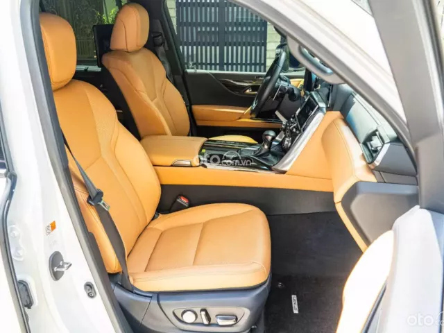 Lexus LX 600 Urban 2024 19