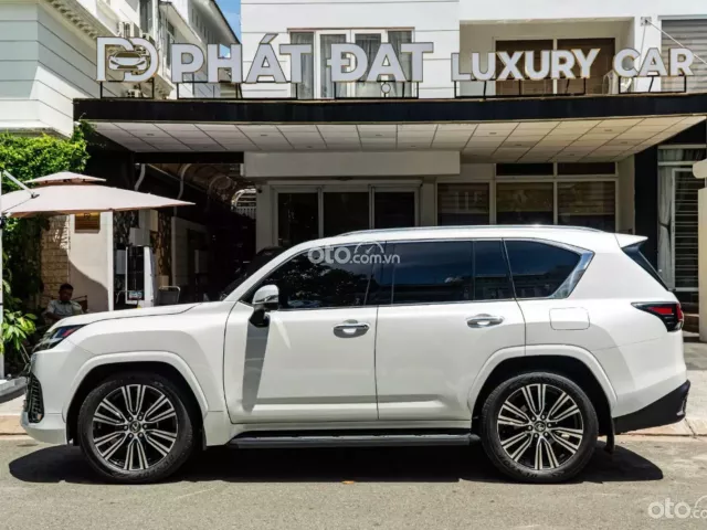 Lexus LX 600 Urban 2024 4