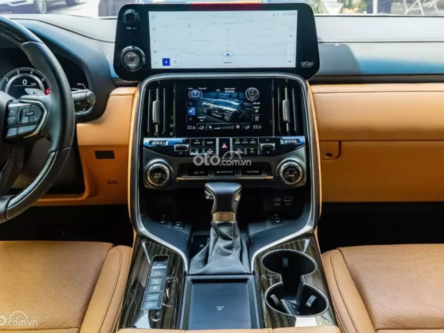 Lexus LX 600 Urban 2024 13
