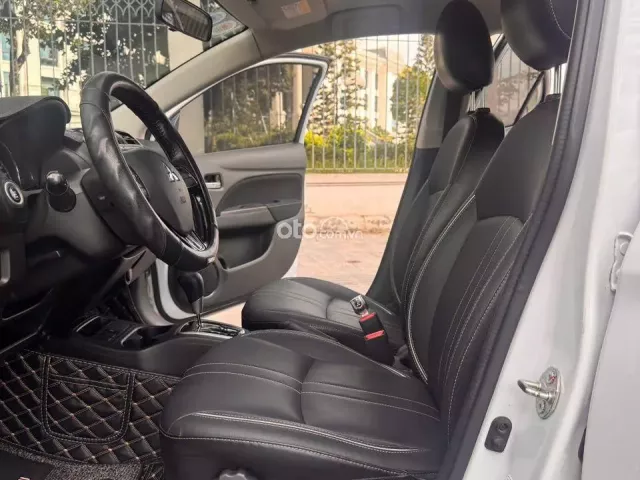 Mitsubishi Attrage CVT Premium 2021 9
