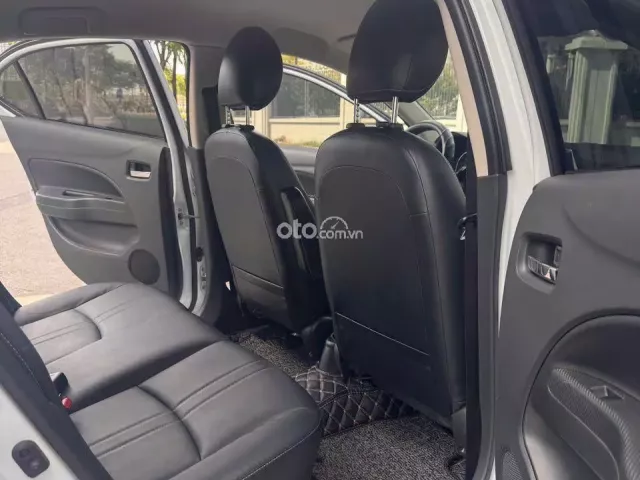 Mitsubishi Attrage CVT Premium 2021 14
