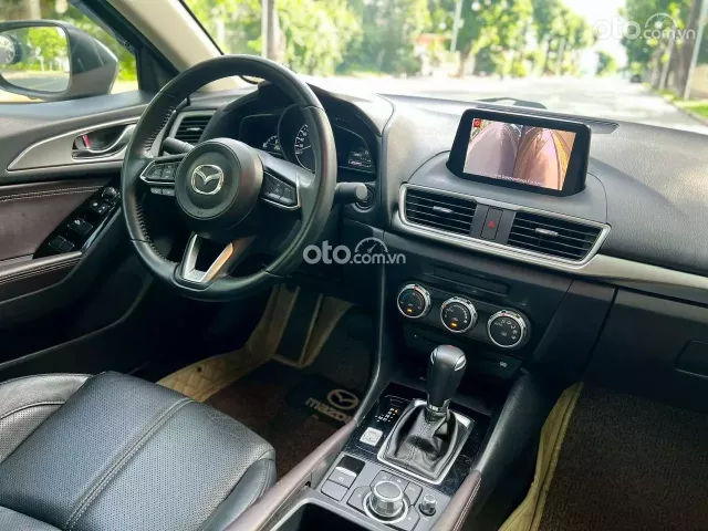 Mazda 3 Sedan 1.5L Luxury 2020 11