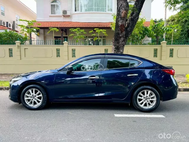 Mazda 3 Sedan 1.5L Luxury 2020 4