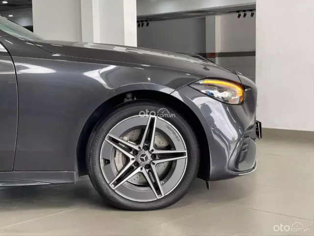 Mercedes-Benz C300 AMG 2023 3